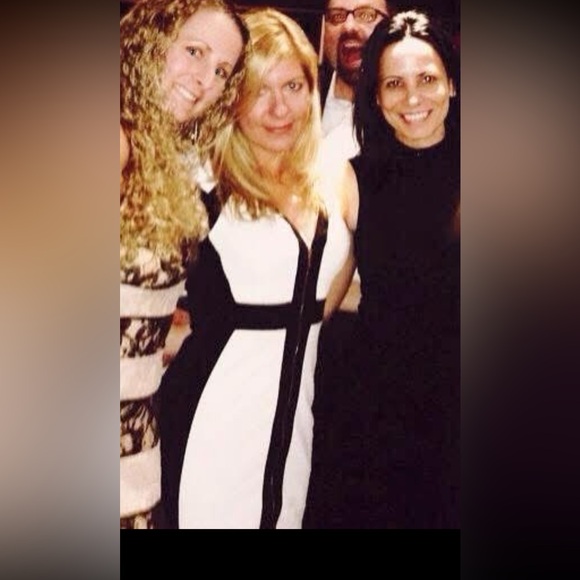 White House Black Market Black and White Sleeveless V-Neck Mini Dress - Picture 10 of 10